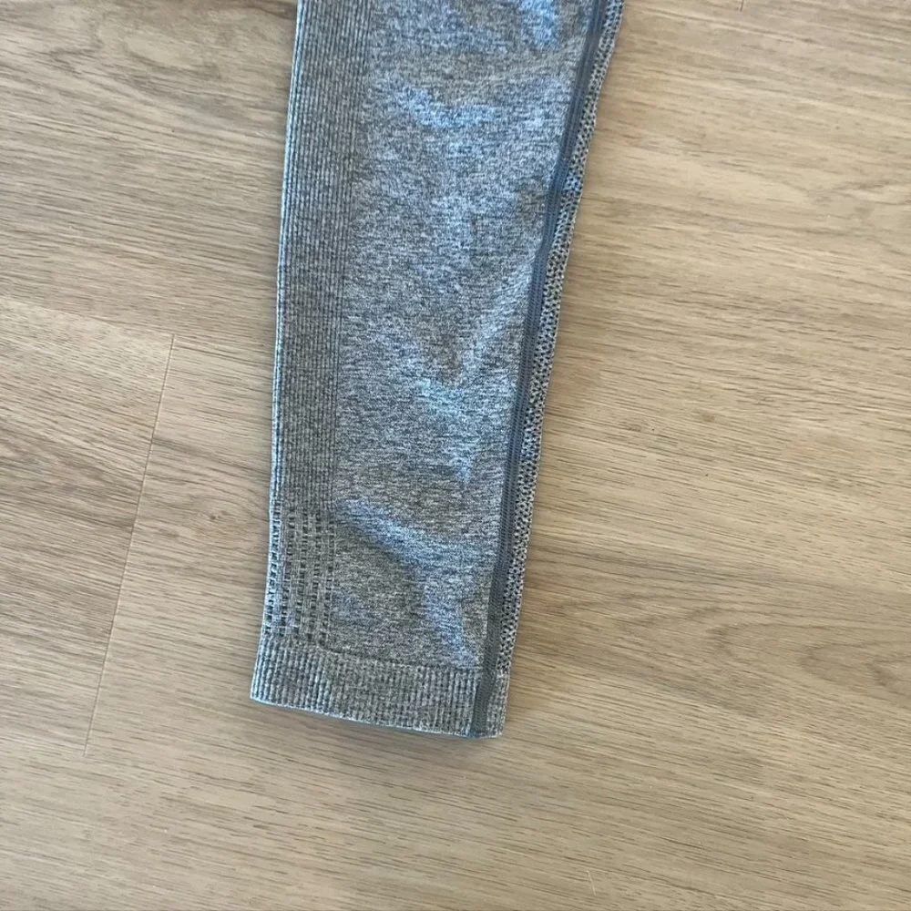 ** Gymshark seamless leggings Gray Size small Compression